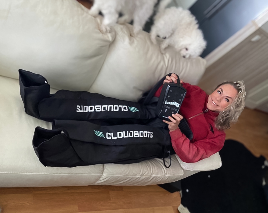 Minna Pajulahti rentoutuu Cloudbootseissa